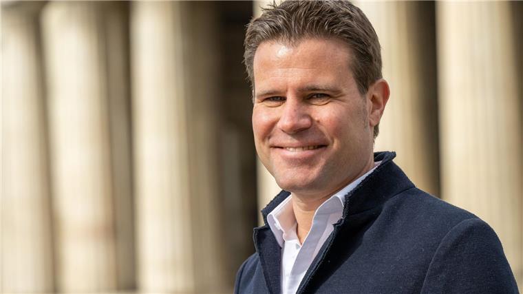 Comeback vom Rekordreferee: Brychs Freude auf große Rückkehr Rekordschiedsrichter Felix Brych freut sich auf sein Comeback.