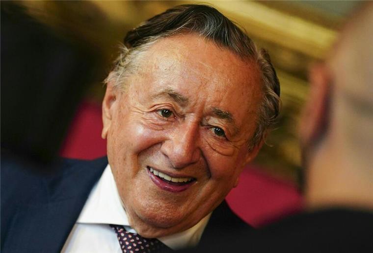 Richard Lugner heiratet zum sechsten Mal Richard Lugnerwill es noch einmal wissen.