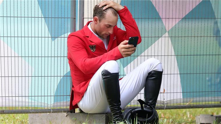 Enttäuschung bei den Springreitern: Platz fünf statt Gold Richard Vogel und die deutschen Reiter sind enttäuscht