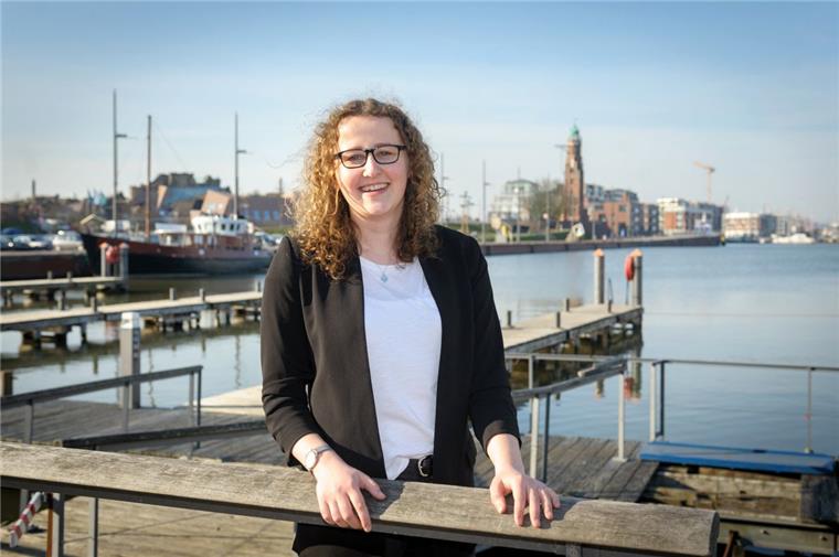 Diese Frau soll Tagungsgäste in die Seestadt lotsen Rieke Nagel ist Bremerhavens neue MICE-Lotsin, soll also Anfragen für Tagungen und Kongresse in der Seestadt bearbeiten.