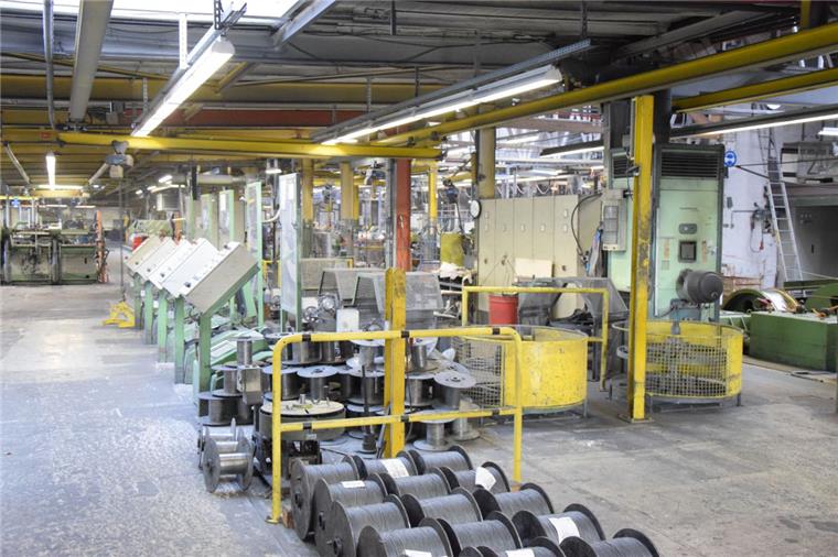 Drahtseilproduktion in Bremerhaven ist Geschichte Rien ne va plus – nichts geht mehr. In der Drahtseilerei in Bremerhaven stehen die Maschinen still. Hier werden ab sofort keine Drahtseile mehr produziert.