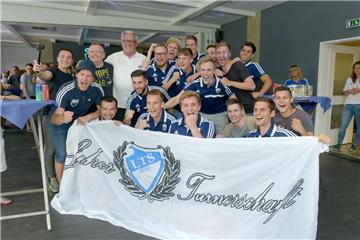 Riesen-Jubel bei der Leher TS Bremerhaven. Im DFB-Pokal geht es im August gegen Köln.