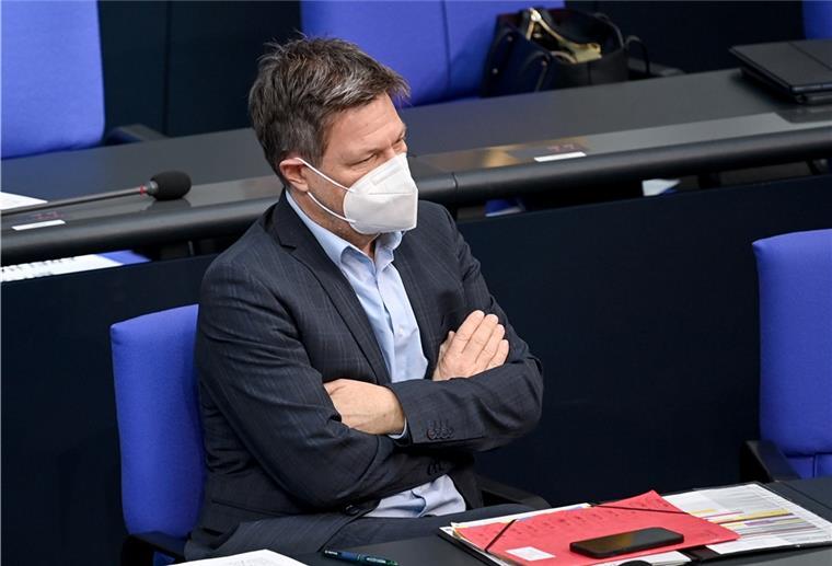 Habeck: Ältere sollen freiwillig später in Rente können Robert Habeck (Bündnis 90/Die Grünen), Bundesminister für Wirtschaft und Klimaschutz, willein flexibleres Renteneintrittsalter.