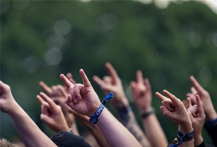Rock am Ring ausverkauft - Rock im Park „steuert darauf zu“ Rock am Ring und sein Zwillingsfestival Rock im Park finden im kommenden Jahr vom 5. bis zum 7. Juni statt. (Archivbild)
