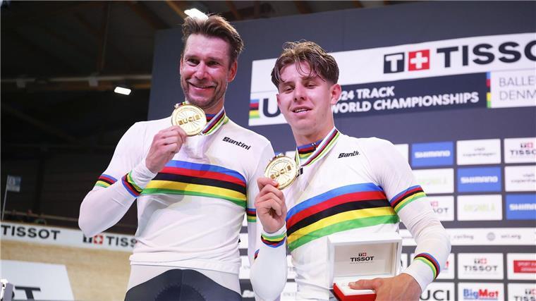 Finale furioso durch Kluge/Teutenberg - Gold bei Bahnrad-WM Roger Kluge (l) und Tim Torn Teutenberg feiern Gold bei der Bahnrad-WM.