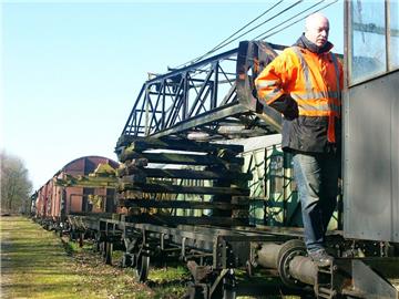 Rolf Thien, Vorsitzender des Museumsbahn-Vereins, braucht Helfer für Wartung und Restaurierung des Museumsbestandes.