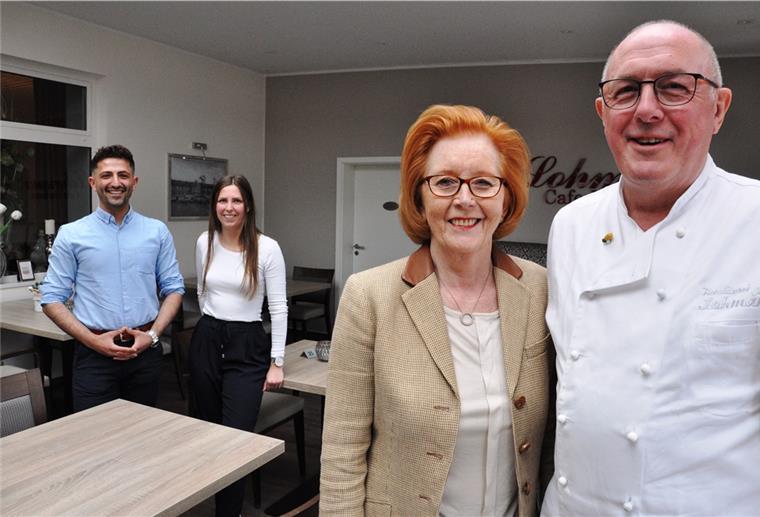 Neue Betreiber bei Café Lohmann Rolf und Karin Schürmann (vorne) ziehen sich nach 43 Jahren zurück. Hamza Atilgan und Katja Saalbach übernehmen Café Lohmann zum 1. Mai.