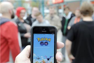 Roman Broy organisiert Treffen mit anderen Pokémon-Trainern.