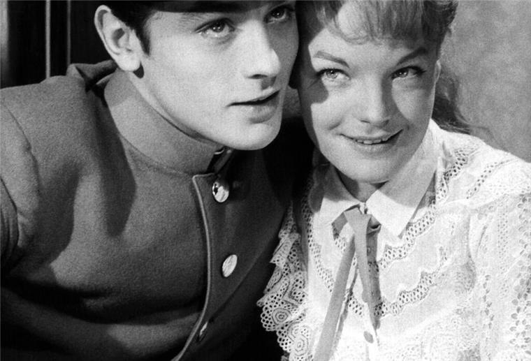Ein Engel in Teufelsgestalt: Filmlegende Alain Delon ist tot Romy Schneider wählte Delon für eine Filmrolle aus.