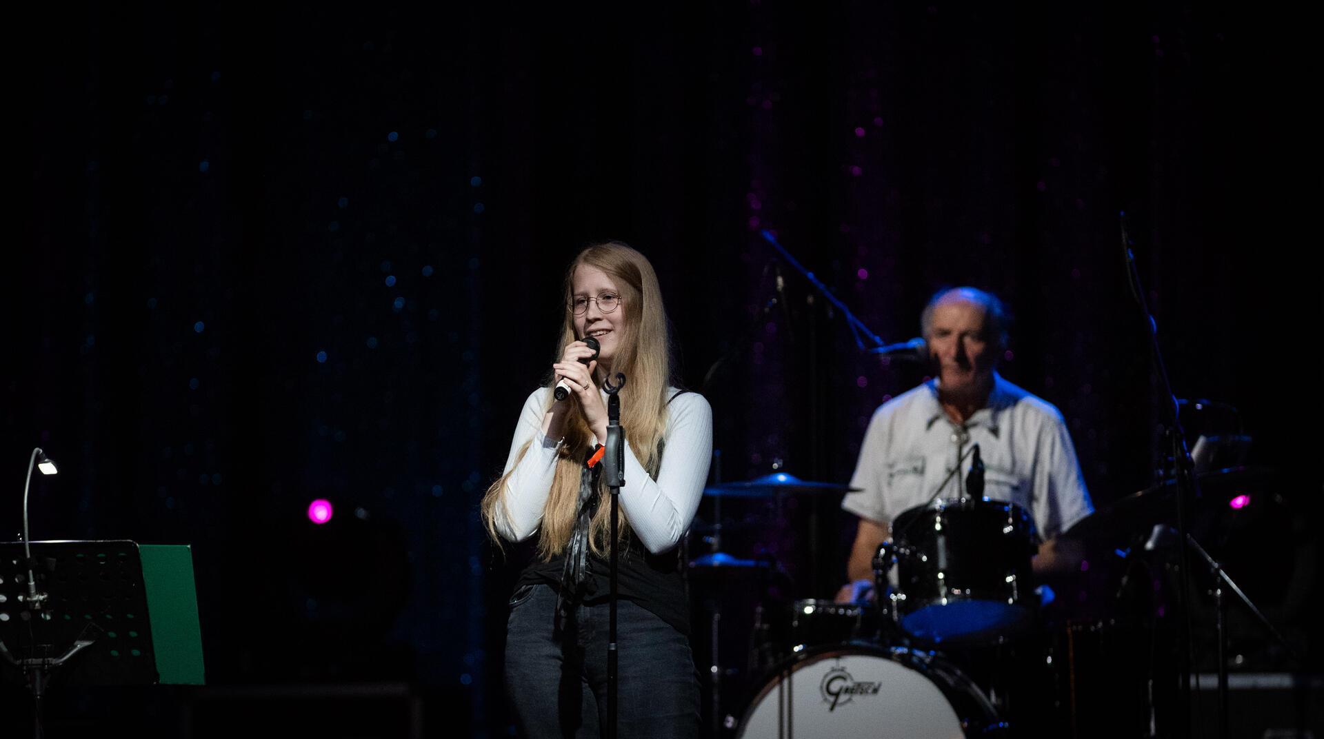 Ronja Spitzmacher sang Dream a little Dream of me von Doris Day.