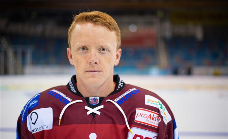 Ross Mauermann spielt seit der Saison 2016/2017 für die Fischtown Pinguins. Der Stürmer hat seinen Vertrag in Bremerhaven um drei Jahre verlängert.