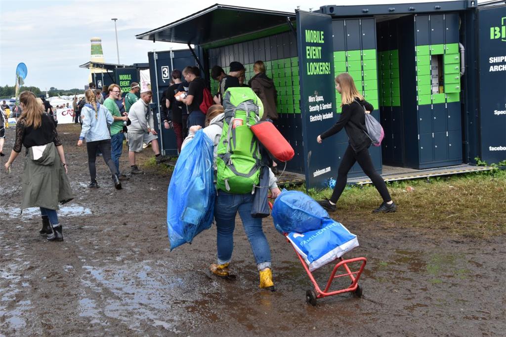 Rucksack? Check! Sackkarre? Check! Foto: Overschmidt