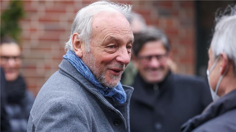 Schalke-Legende Abramczik skeptisch beim Thema Aufstieg Rüdiger Abramczik traut der aktuellen Schalker Mannschaft den Aufstieg nicht zu.