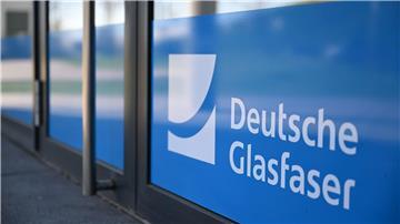 Rund 20.000 Kunden der Deutschen Glasfaser waren seit Dienstag im nördlichen Niedersachsen von einer gekappten Leitung betroffen. (Archivbild)