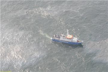 Rund 25 Kilometer westlich von Helgoland ist am vergangenen Freitag eine 300 Meter lange Ölspur festgestellt worden.