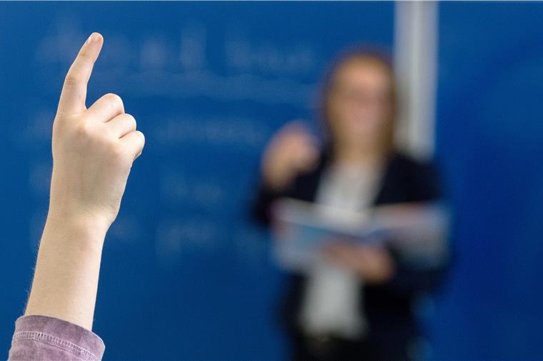 Mehr Lehrer wollen Niedersachsen verlassen Rund 600 Versetzungsanträgen wurde 2019 nachgekommen.
