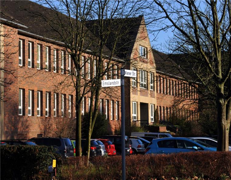 Stadt Bremerhaven gibt ehemalige Quartiere für Flüchtlinge auf Rund 70 Plätze für Asylsuchende hält die Stadt im einstigen Bundeswehr-Komplex an der Wiener Straße vor. Die Stadt plant in diesem Gebäude ein Integrationszentrum einzurichten.