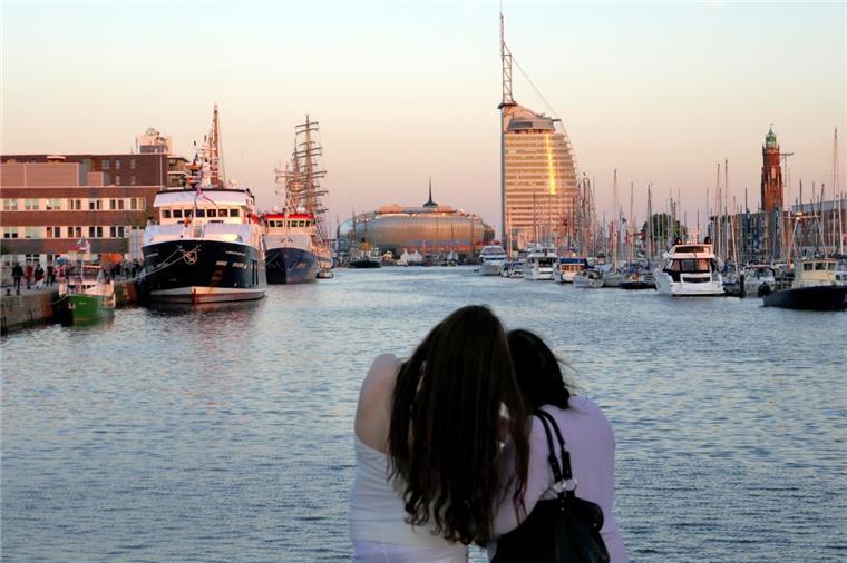 Rund um den Neuen Hafen in Bremerhaven soll es wieder ein Fest im Hochsommer geben.
