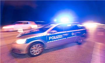 Rund zehn Menschen gerieten am Donnerstag zunächst verbal und später körperlich in Bremerhaven–Grünhöfe aneinander.