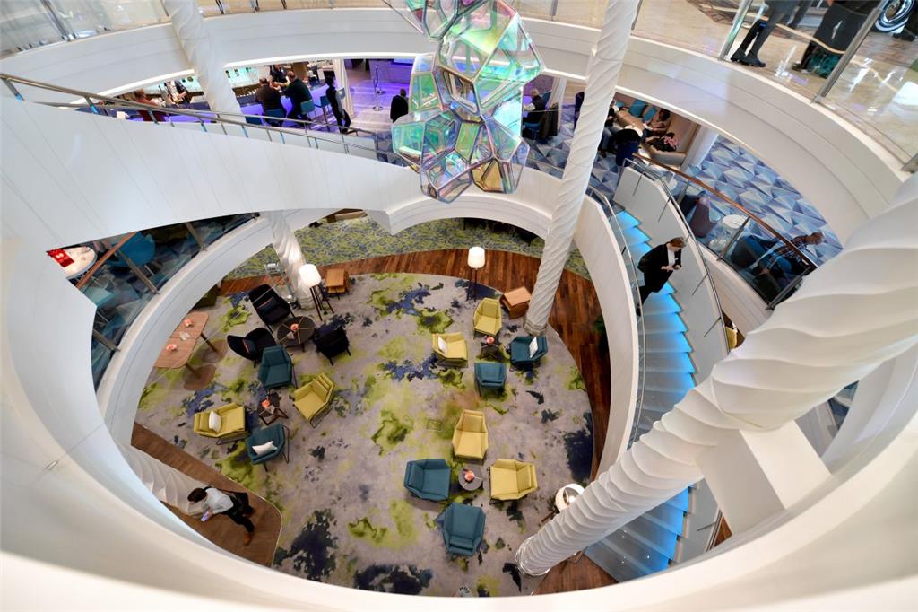 Rundgang auf der &quot;Mein Schiff 2&quot; in Bremerhaven. Foto: Scheschonka