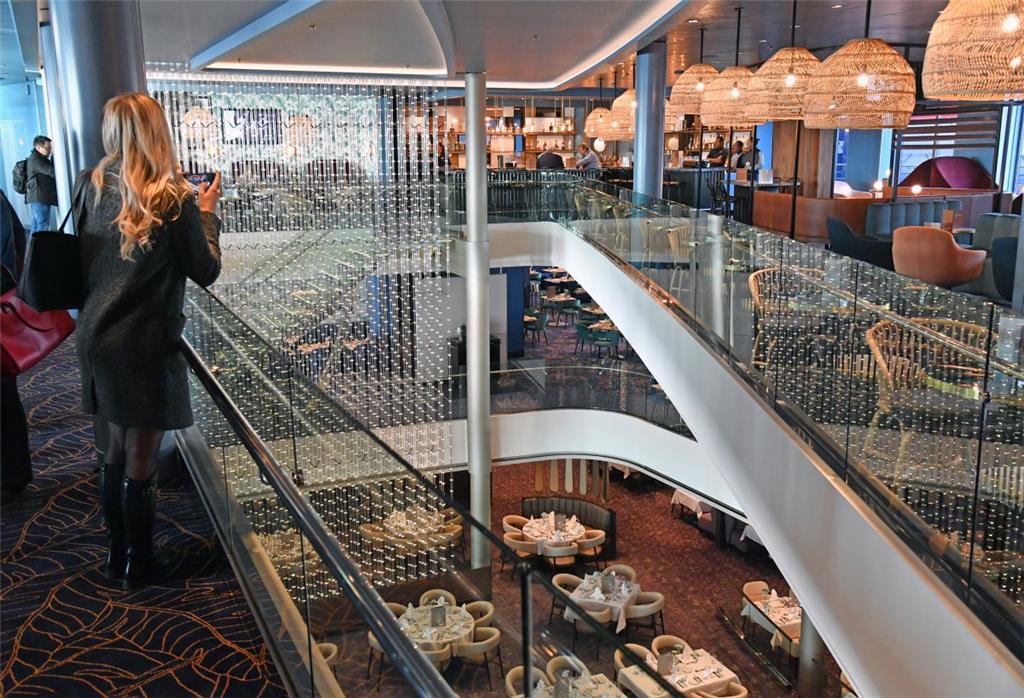 Rundgang auf der &quot;Mein Schiff 2&quot; in Bremerhaven. Foto: Scheschonka