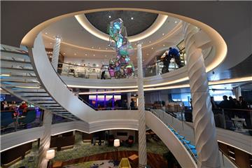 Rundgang auf der &quot;Mein Schiff 2&quot; in Bremerhaven. Foto: Scheschonka