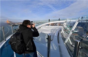 Rundgang auf der &quot;Mein Schiff 2&quot; in Bremerhaven. Foto: Scheschonka