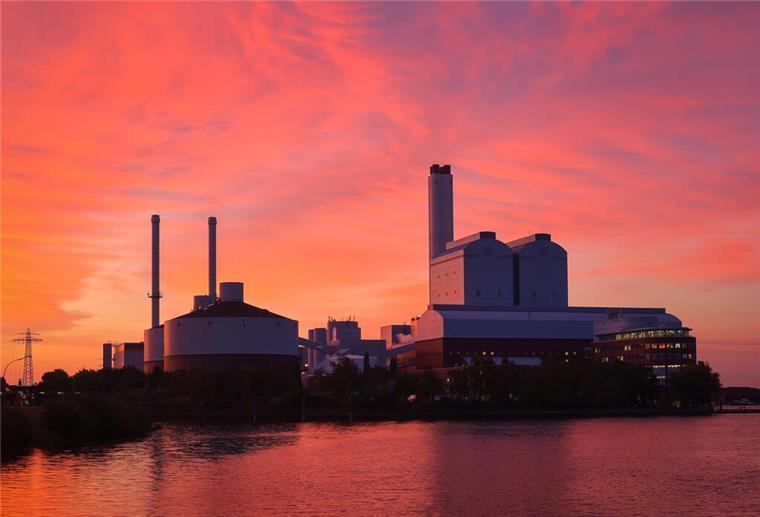 Runter vom Gas: Das will man auch mit der Erzeugung von Fernwärme mit erneuerbaren Energien erreichen. Die Umstellung soll noch bis 2045 dauern. 