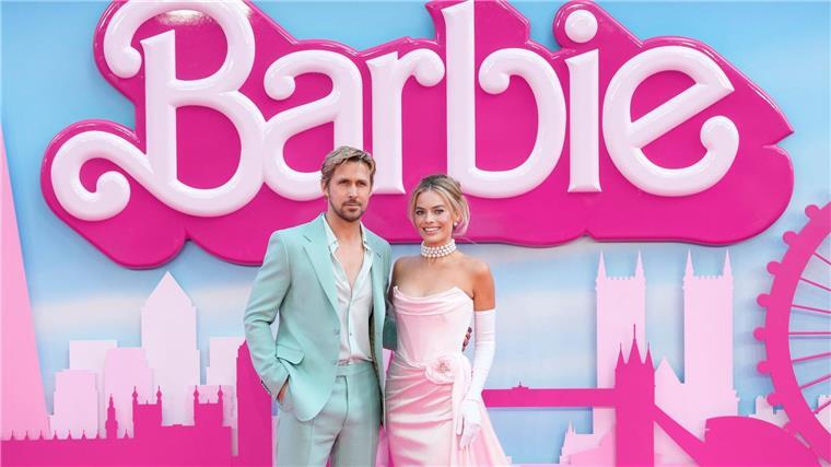 Drehbücher nominiert - „Barbie“ und „Oppenheimer“ im Rennen Ryan Gosling und Margot Robbie kommen zur Premiere des Films „Barbie“.