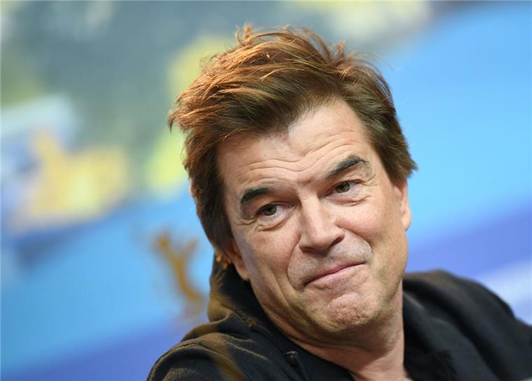 Campino will nicht über andere Musiker urteilen Sänger Campino möchte keine Menschen auf ihr musikalisches Talent hin in TV-Shows bewerten: "Jeder, der unter der Dusche singt, ist für mich ein Kollege", sagt er.