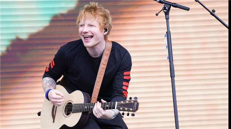 Zartmann singt mit einem Superstar Sänger Ed Sheeran ist gerade auf Tour. Bei einem Konzert in Stuttgart hatte er eine riesige Überraschung für seine Fans parat.