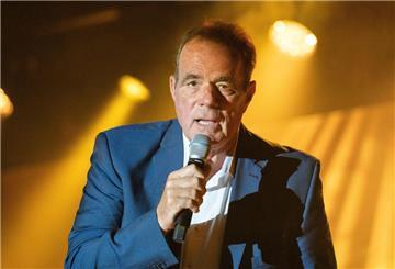 Sänger Hein Simons, vielen besser bekannt als „Heintje“, bangt um sein Gehör. 