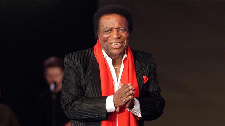 Sänger Roberto Blanco gehört zu den Premieren-Gästen der Bayreuther Festspiele 2024 (Archivbild).