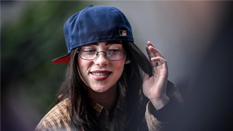 „Ich habe gewählt“: US-Promis in der Wahlnacht Sängerin Billie Eilish bittet ihre Fans, bei der US-Wahl mitzumachen. (Archivbild)