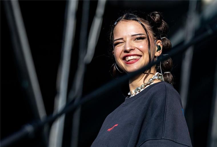 Nina Chuba kocht gern für sich Sängerin Nina Chuba arbeitet derzeit an ihrem zweiten Album (Archivbild).