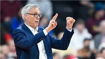 Sah eine dominante Vorstellung seiner Bayern: Trainer Gordon Herbert.