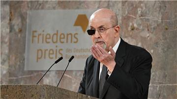 Salman Rushdie bei seiner Dankesrede nach der Auszeichnung mit dem Friedenspreis des Deutschen Buchhandels.