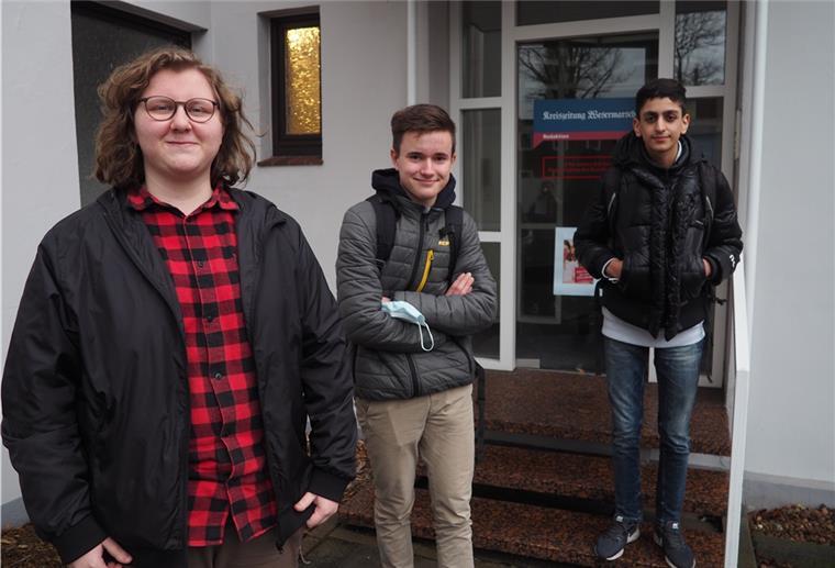 Jetzt mal Butter bei die Fische: Das bewegt die Jugend Sandra Eilers (von links), Ben Brandt und Caner Calis haben mit uns über Themen gesprochen, die sie bewegen.