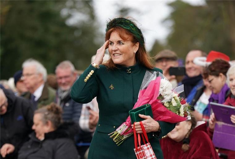 Auftritt „Fergie“ - Royals nehmen Herzogin wieder auf Sarah „Fergie“ Ferguson, Herzogin von York, kommt am Weihnachtsmorgen zum Gottesdienst in der Kirche St. Mary Magdalene.