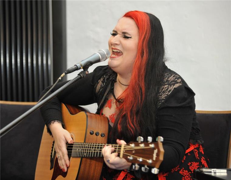 Sarah Trumpfheller kann sich nicht für die Live-Shows qualifizieren. Foto Scheschonka