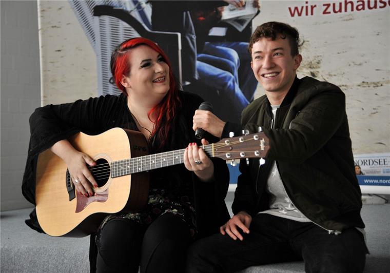 Konzert der Talente von "The Voice of Germany" Sarah Trumpfheller und Lamin Chaib sind Kandidaten bei The Voice of Germany und treten in der Losche auf. Foto Scheschonka