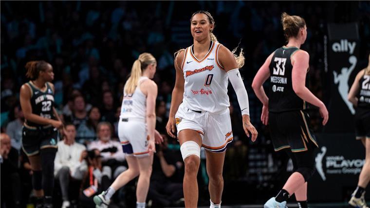 WNBA: Sabally hält Playoff-Duell mit ihrer Schwester offen Satou Sabally spielte stark verbessert im zweiten Playoff-Duell.