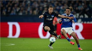 Schalke und Hertha lieferten sich ein temporeiches Spiel.