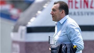 Schalkes Sportdirektor Marc Wilmots treibt die Kaderplanung voran.