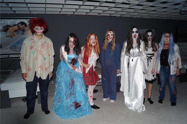 Schaurige Halloween-Gestalten.