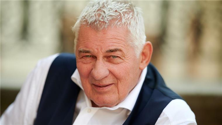 Schauspieler Heinz Hoenig dreht im Dschungelcamp auf Schauspieler Heinz Hoenig wurde in seiner Karriere schon mit einigen Preisen ausgezeichnet - für seine Rolle in „Der König von St. Pauli“ bekam er einen Bambi.
