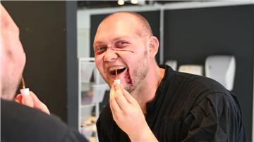 Schauspieler Nicolas Schulze arbeitet seit knapp sechs Jahren im Hamburg Dungeon. 