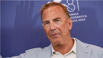 Schauspieler und Musiker Kevin Costner veröffentlicht mit seiner Band einen Song als Spenden-Aktion. (Archivbild) 