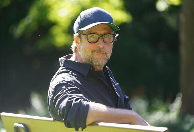 Deshalb ist Bjarne Mädel Schauspieler geworden Schauspieler und Regisseur Bjarne Mädel: „Als Schauspieler habe ich das Glück, den Menschen in seiner Gesamtheit zu studieren“.