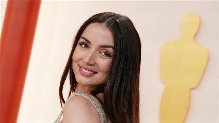 Ana de Armas und Lily-Rose Depp teilen Oscars aus Schauspielerin Ana de Armas soll auf der Oscar-Bühne glänzen. (Archivbild)